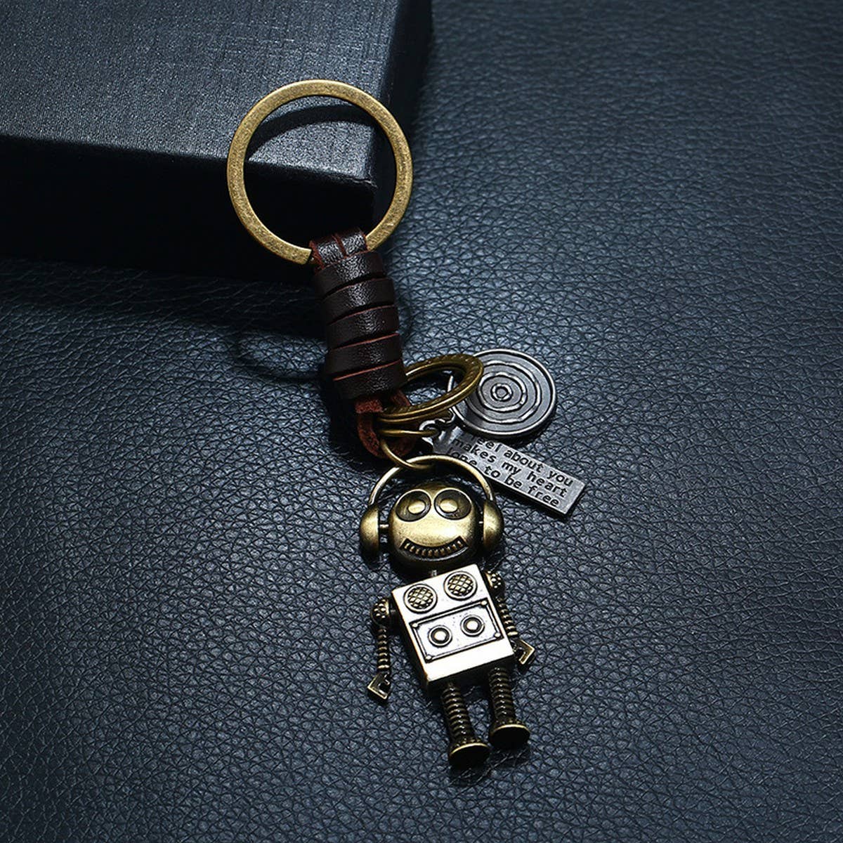 CREATIVE MOVABLE ROBOT COWHIDE KEYCHAIN