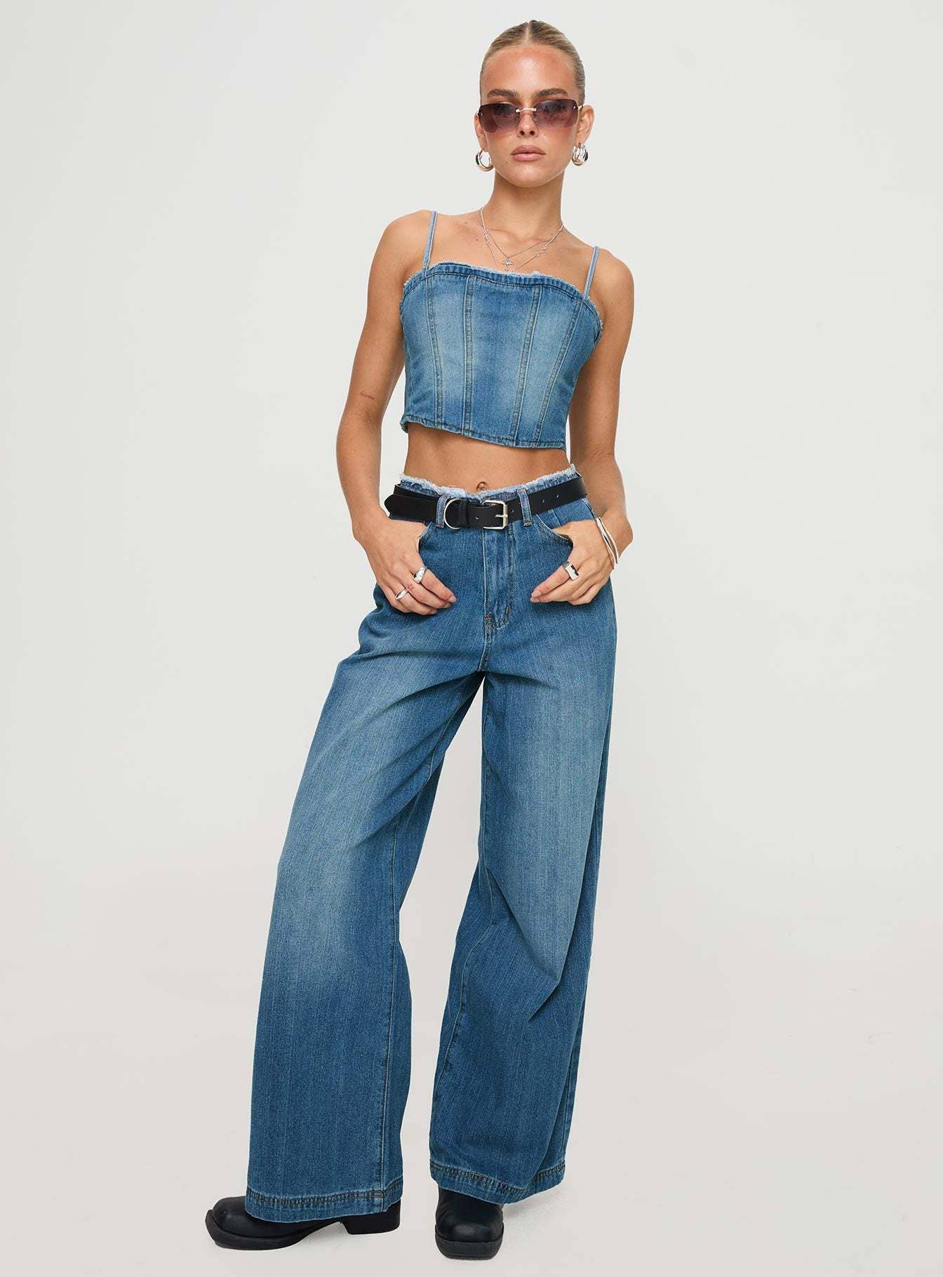 Wide-leg high-waisted loose straight-leg jeans