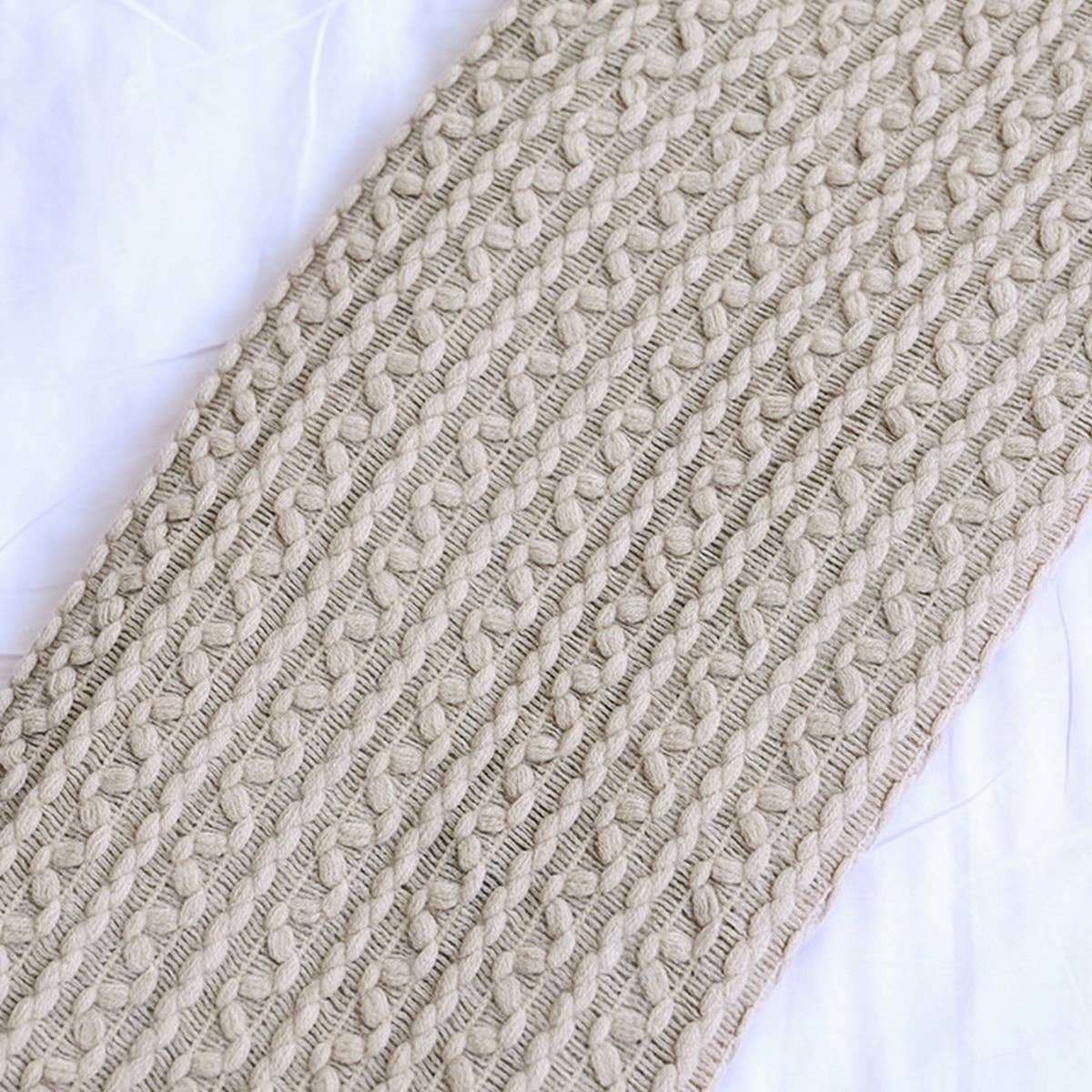 LIGHTWEIGHT SOFT AND COMFORTABLE KNITTING BLANKET
