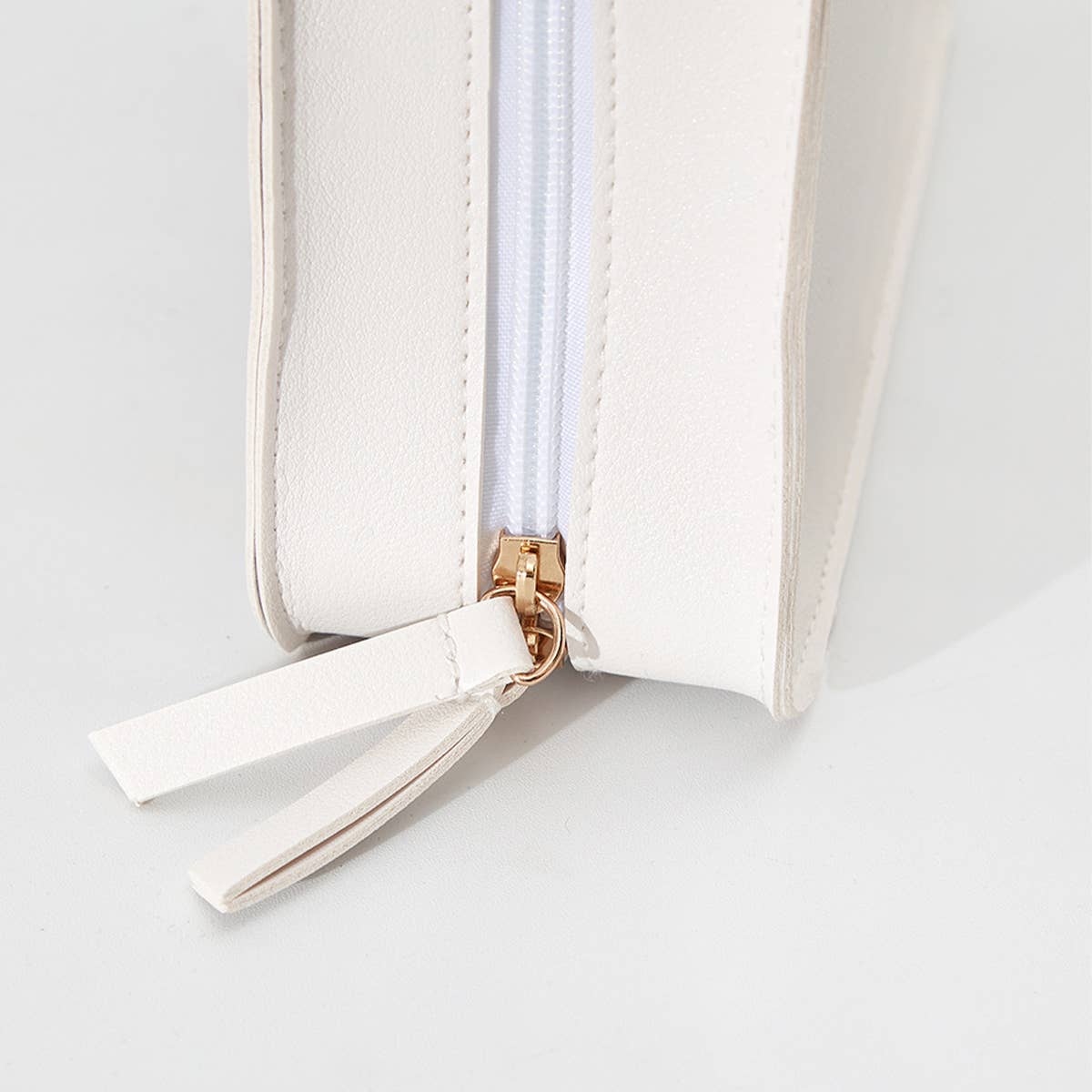 SIMPLE TRANSPARENT TRAVEL TOILETRIES MAKEUP BAGS_CWAB1421