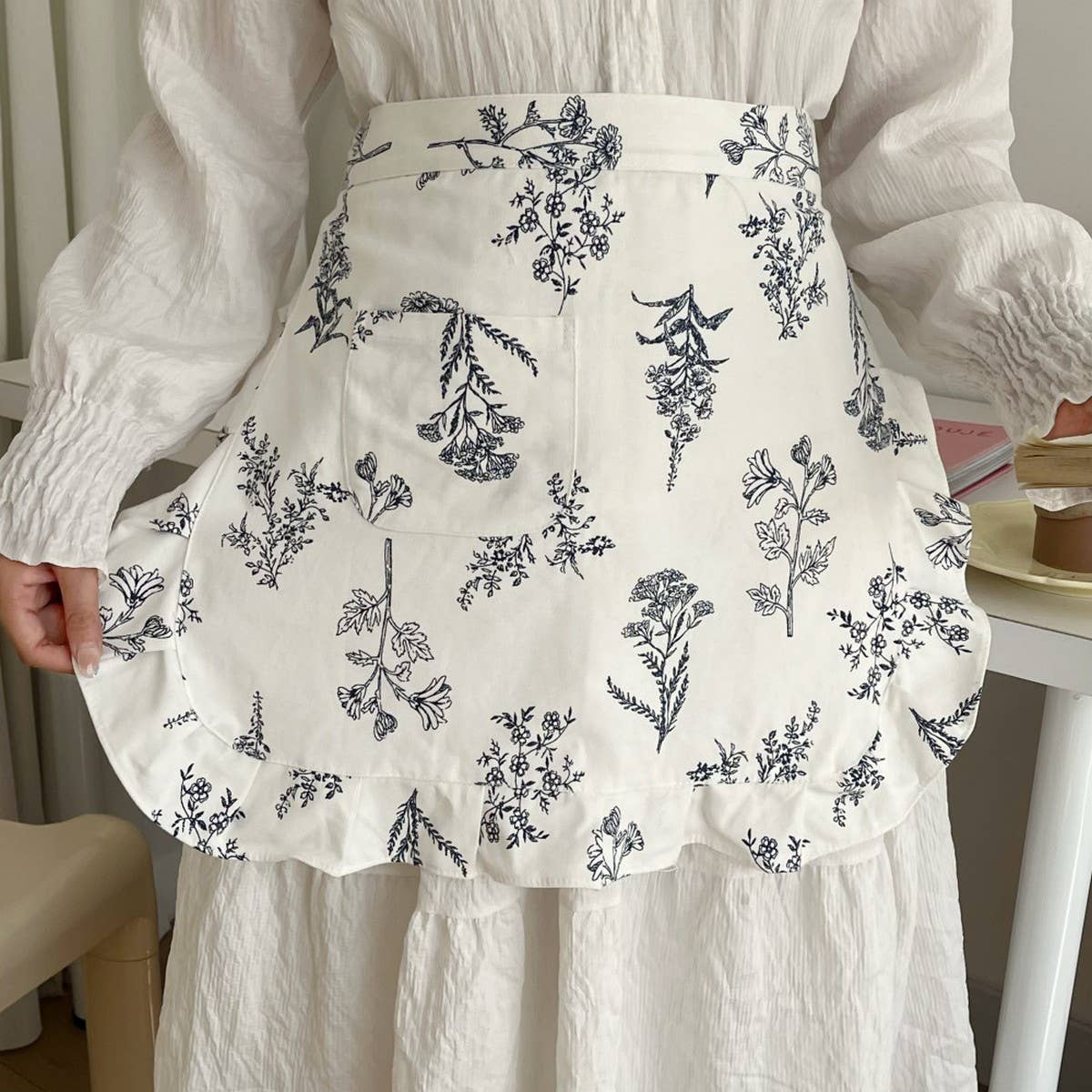 HALF-BODY FALLEN LEAVES PLAID APRON