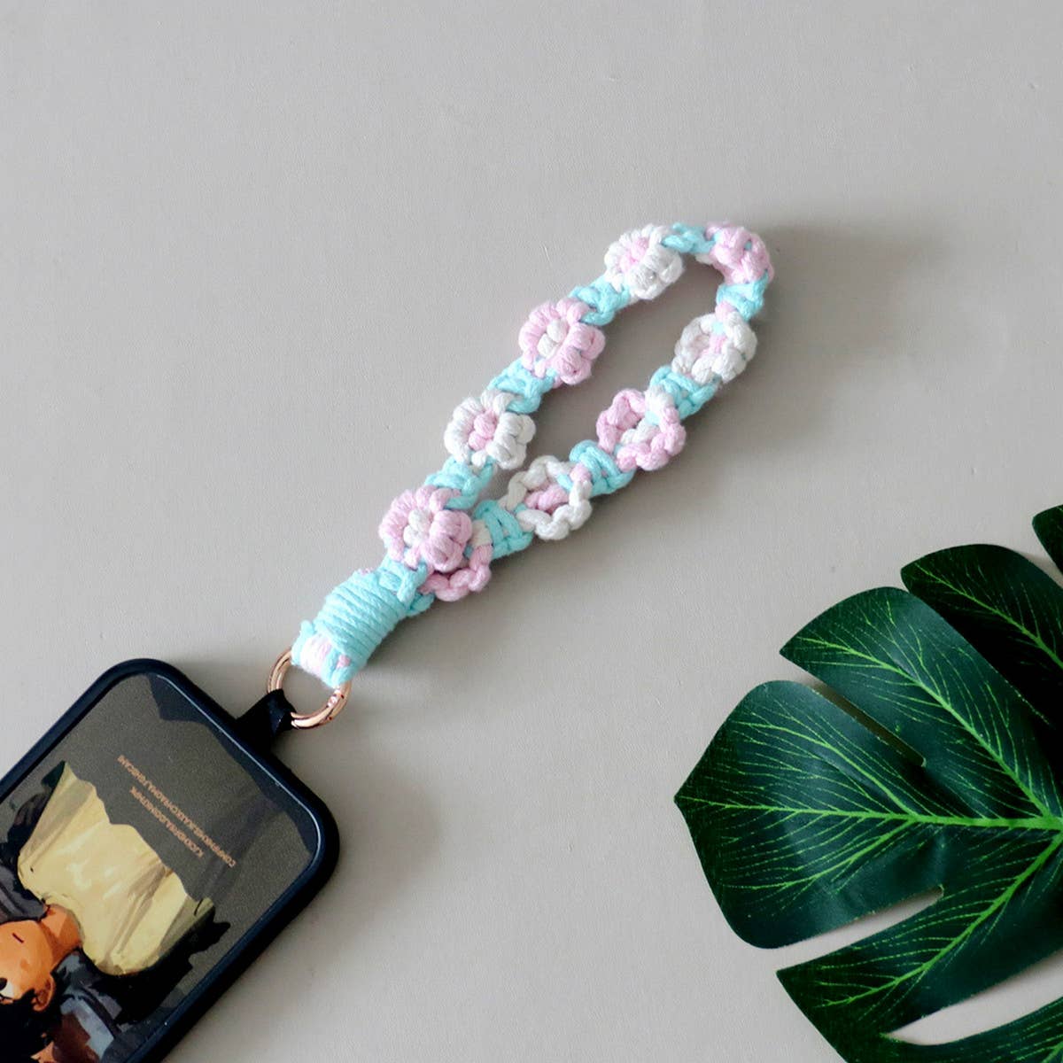 FLOWER DESIGN WOVEN KEYCHAIN
