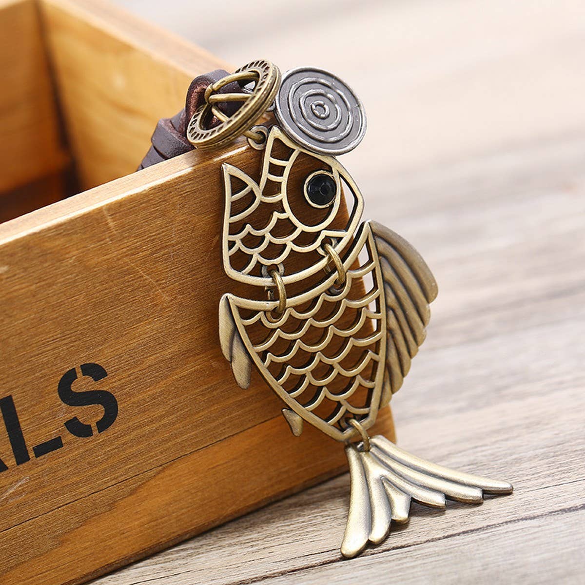 PUNK HAND-WOVEN ALLOY FISH CAR KEYCHAIN_CWMM4781