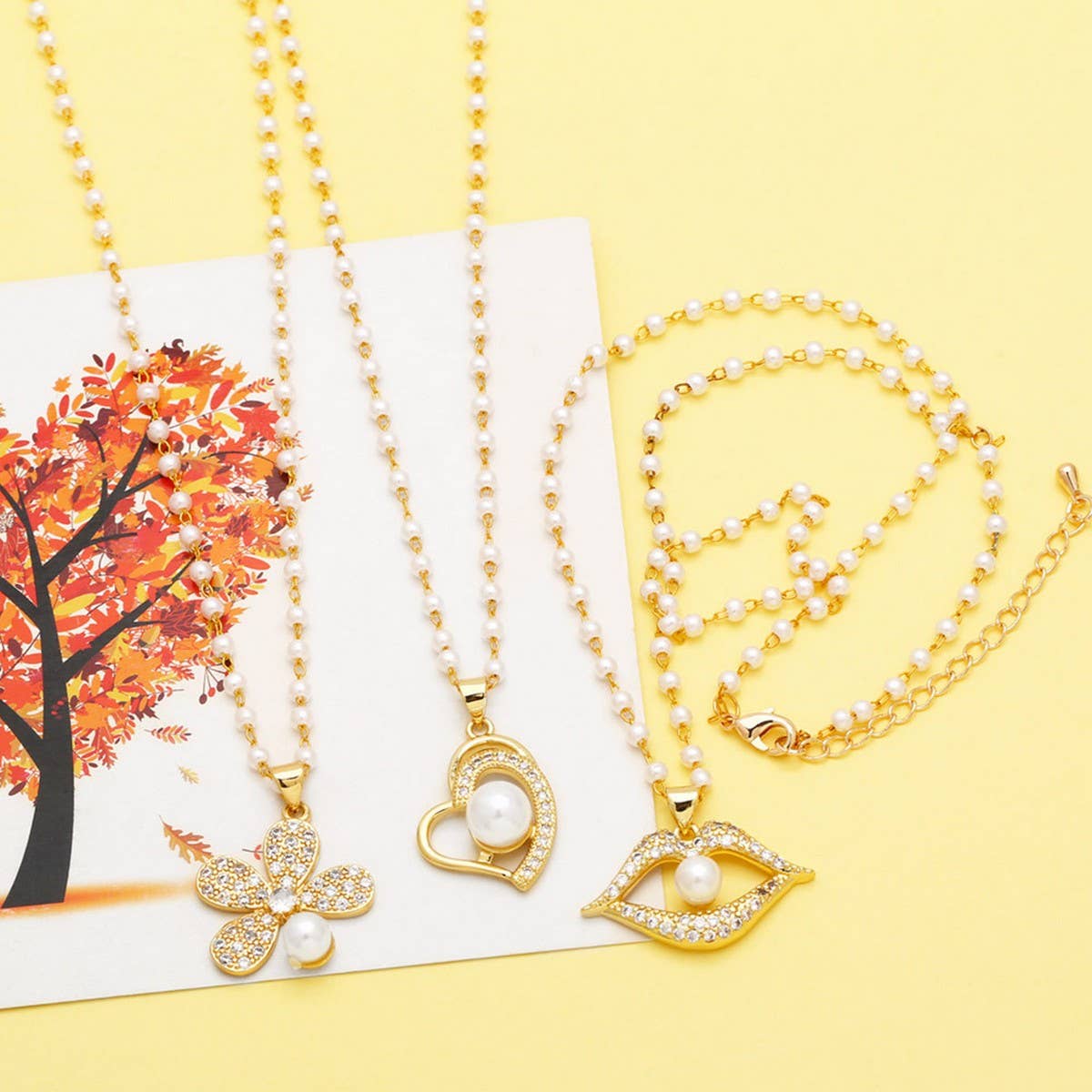 FASHIONABLE DIAMOND INLAID FLOWER PEARL NECKLACE