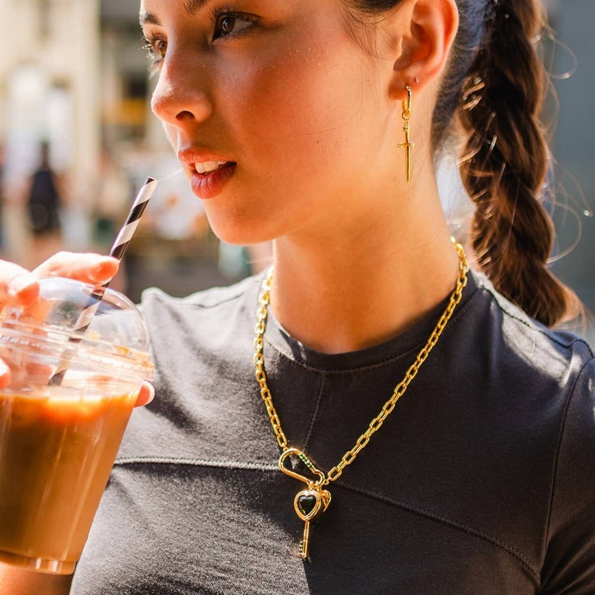Fashionable emerald heart key necklace