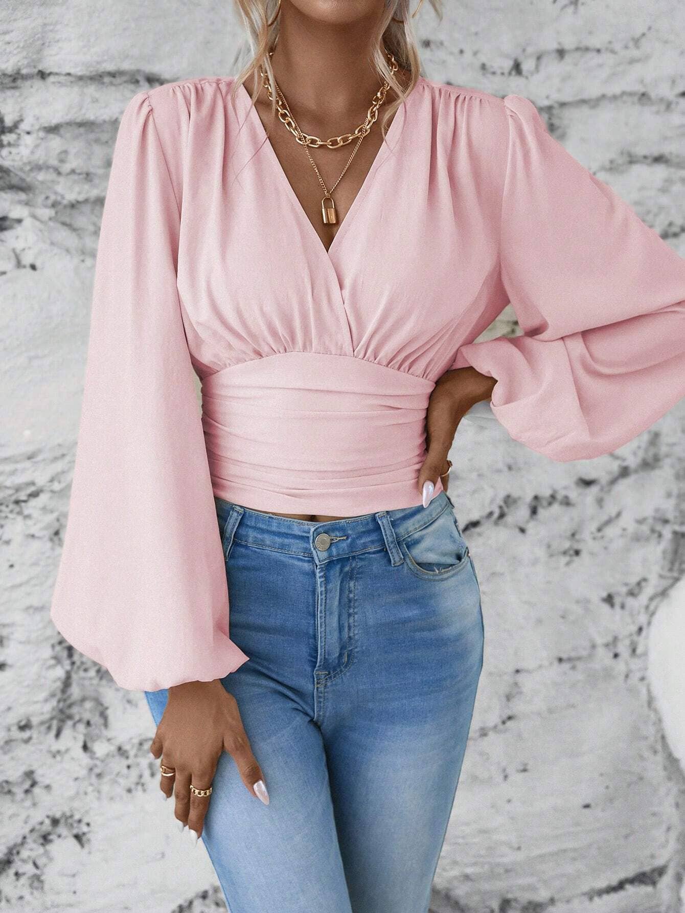 Tucked back V-neck solid color crepe T-shirt