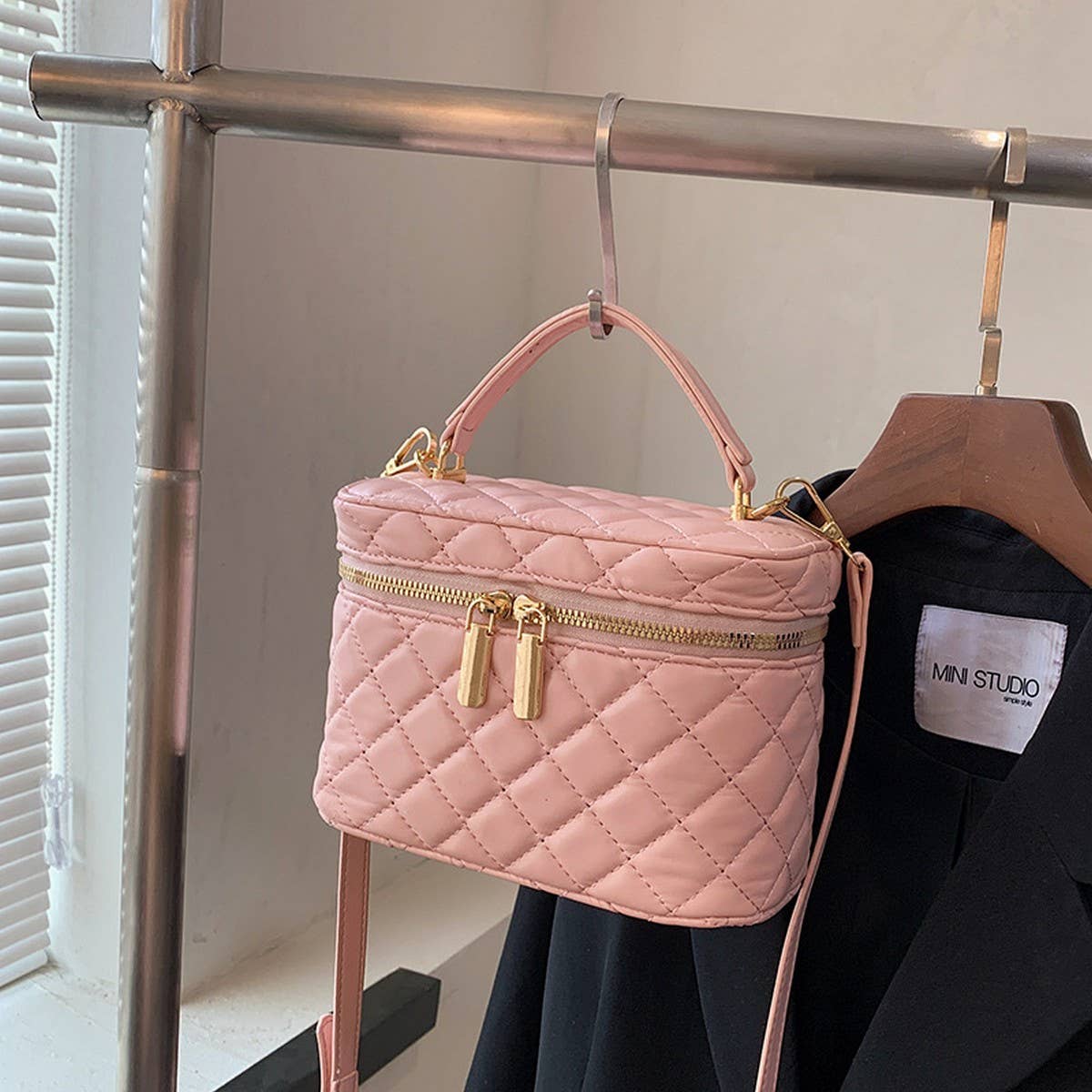 SIMPLE AND STYLISH DIAMOND-SHAPED COSMETIC BAG_CWAB4481