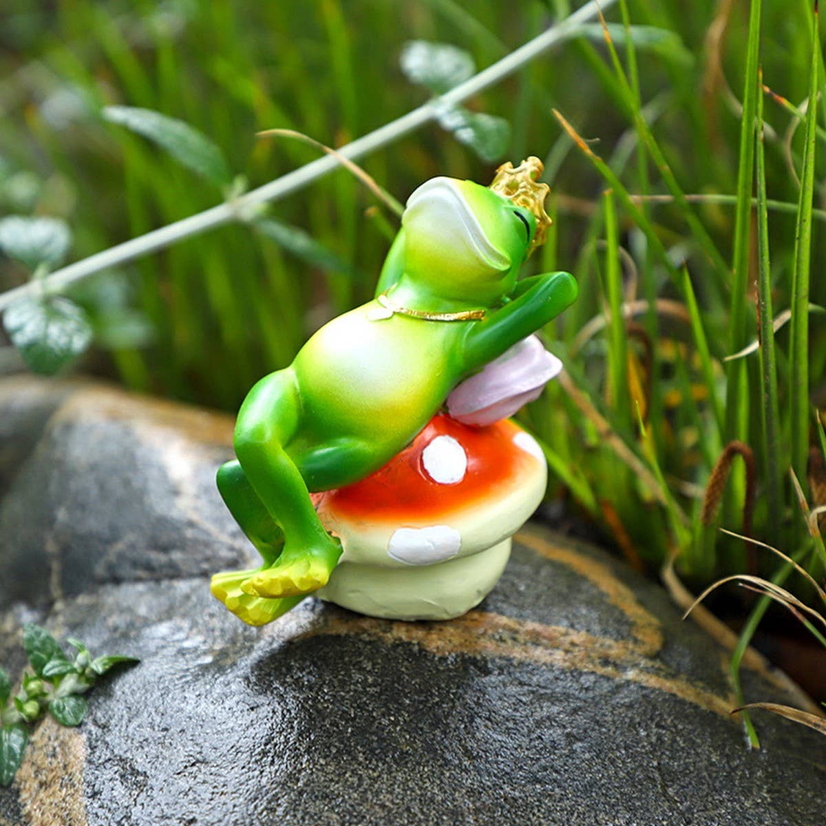 Cute Frog Prince Resin Garden Decor_CWAJE5295