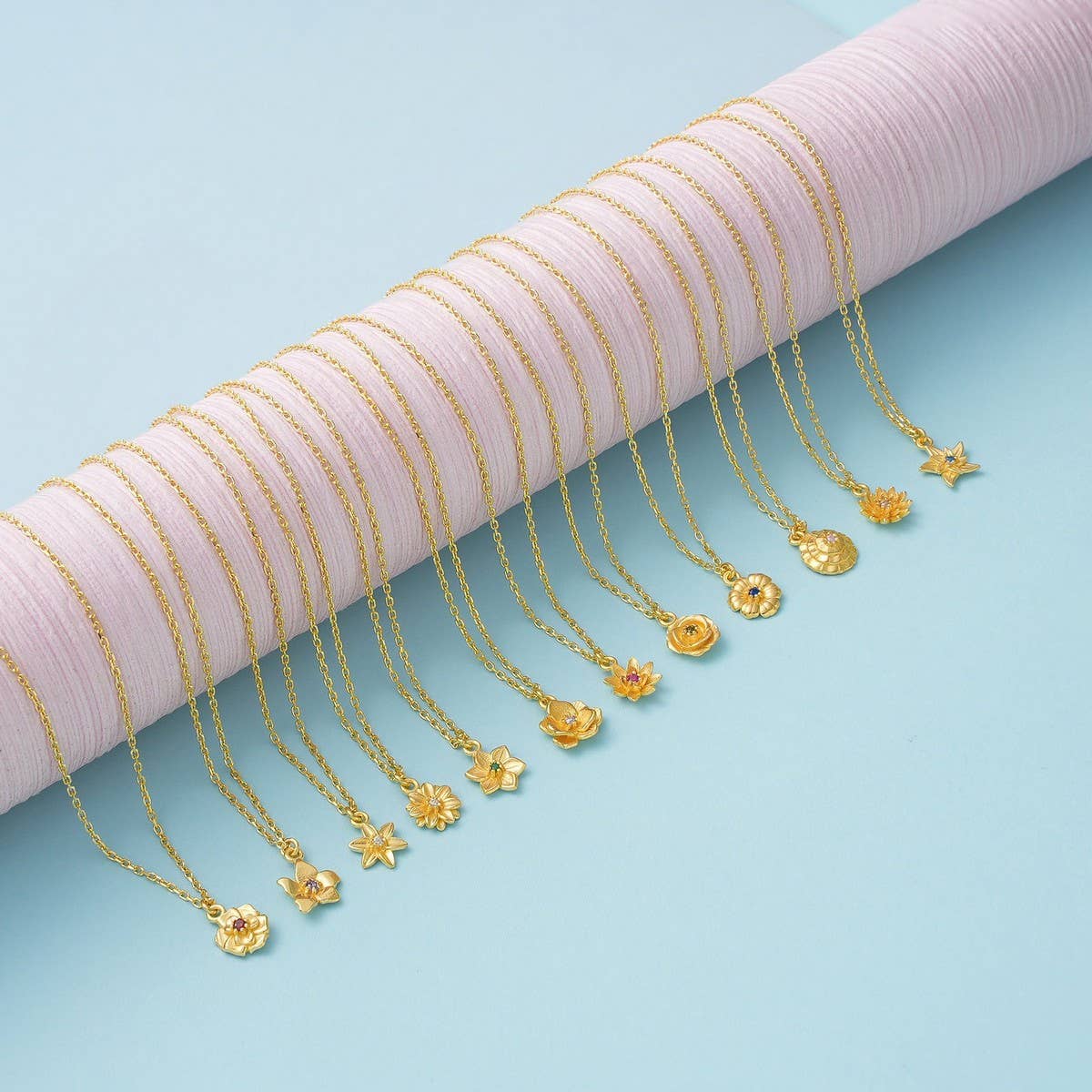 DECEMBER BIRTH FLOWER PENDANT NECKLACE