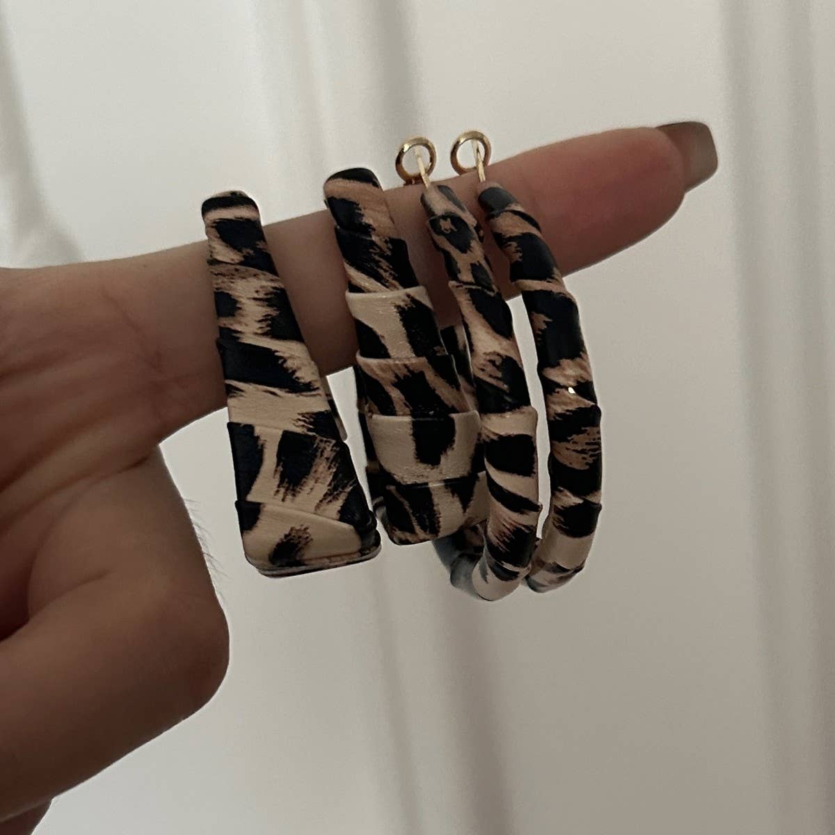FASHIONABLE LEOPARD PRINT SILVER NEEDLE EARRINGS