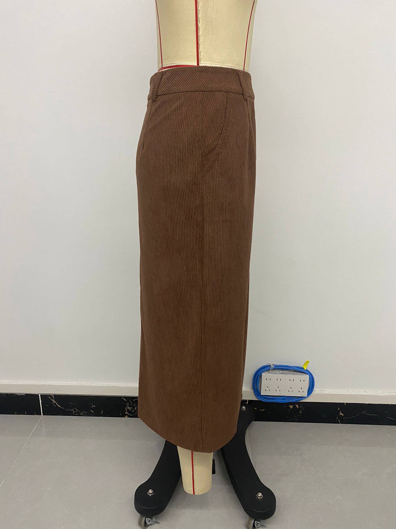 High-waisted straight-leg corduroy slit skirt