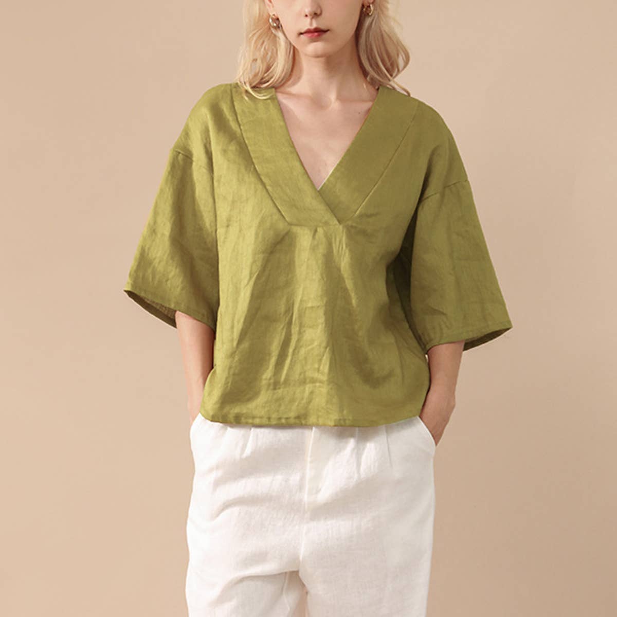 Linen wide-brimmed V-neck blouse