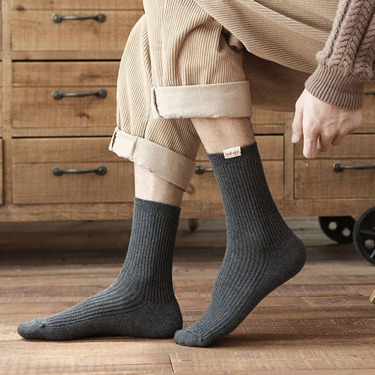 MEN'S AUTUMN AND WINTER MID-CALF SOCKS