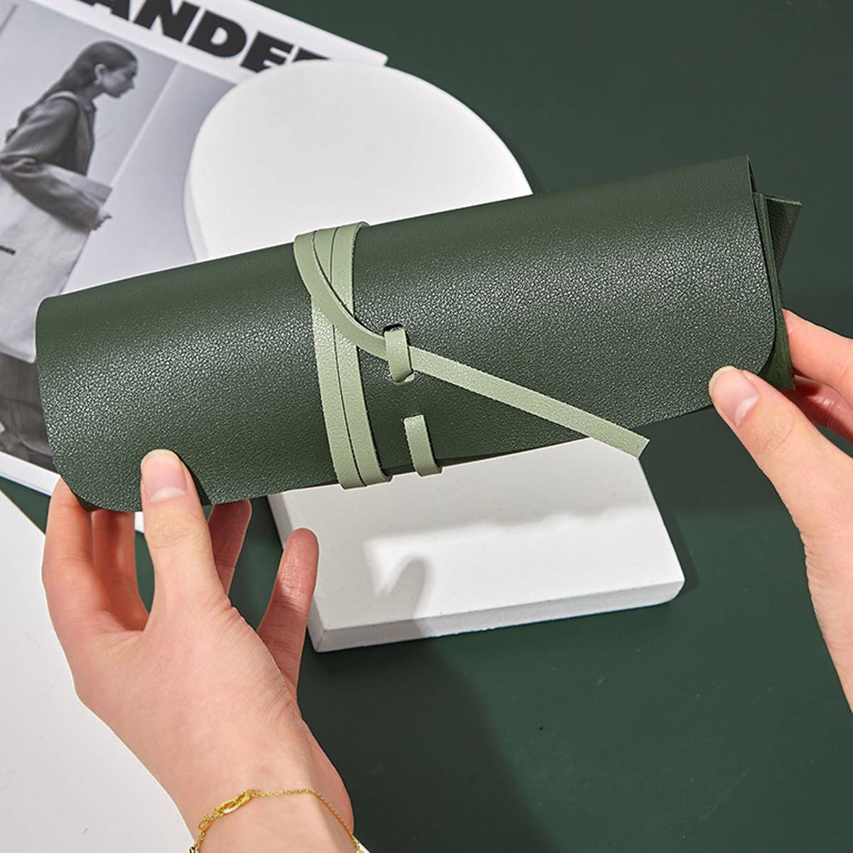 SIMPLE AND PORTABLE EYE SHADOW BRUSH STORAGE BAG_CWAB1833