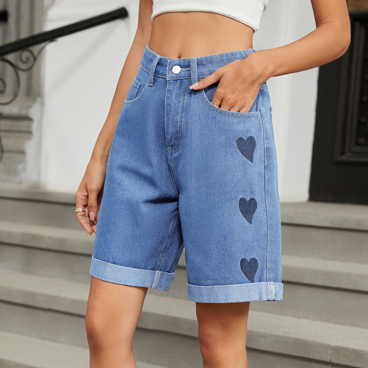 Ripped Cuffed Denim Shorts ? Casual Style