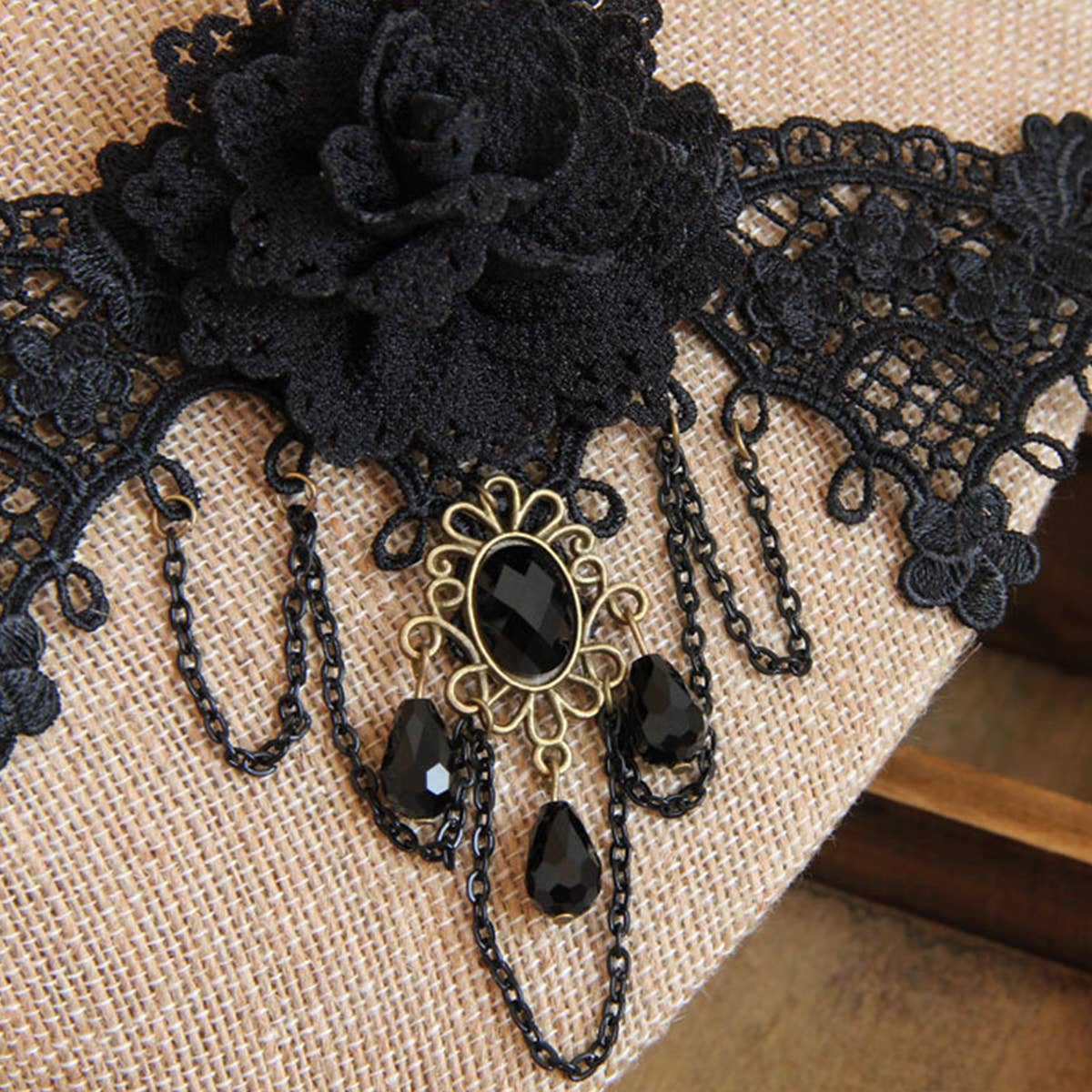 HALLOWEEN FLOWER CRYSTAL LACE SHORT NECKLACE COLLAR