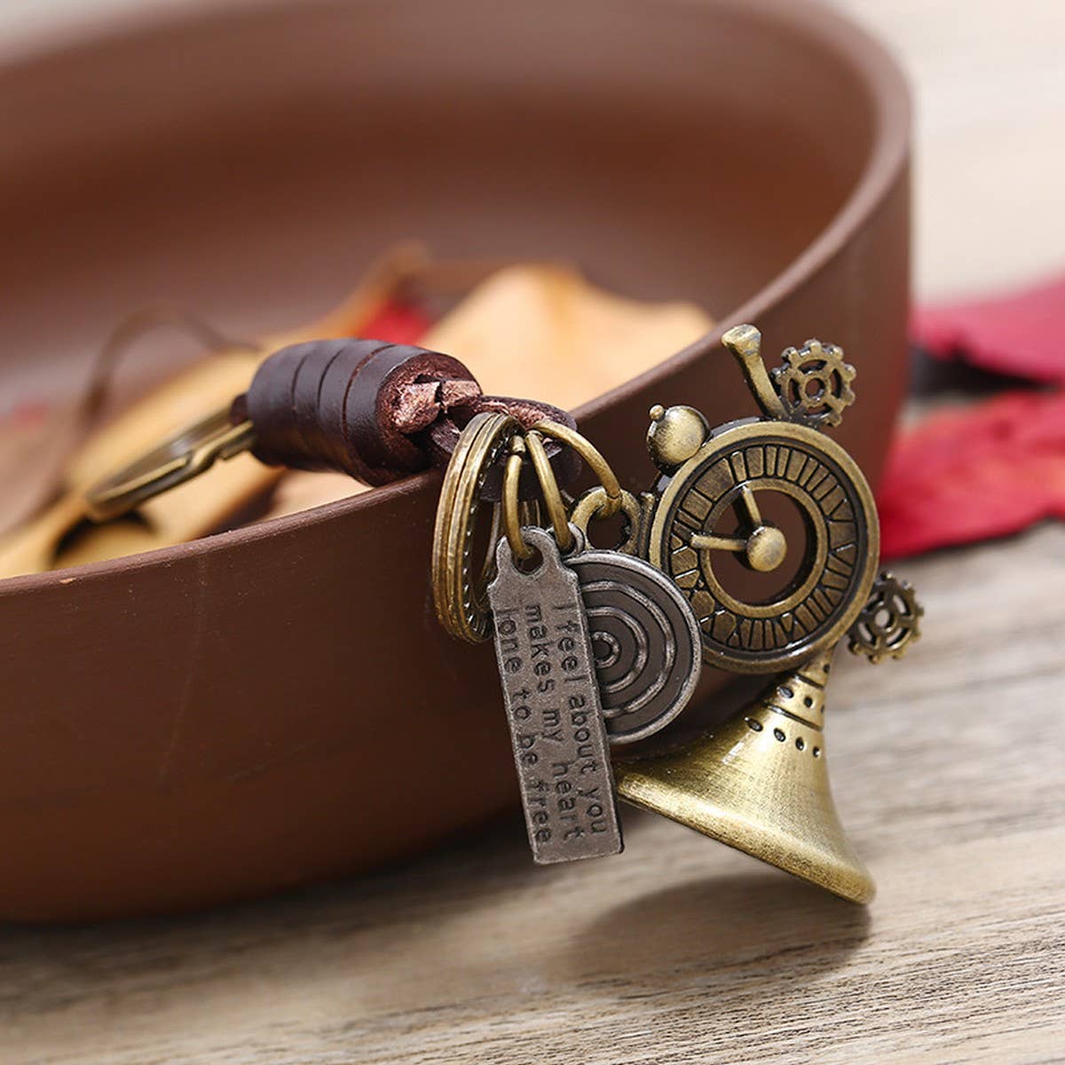 HAND-WOVEN CAR PENDANT HORN COWHIDE KEYCHAIN