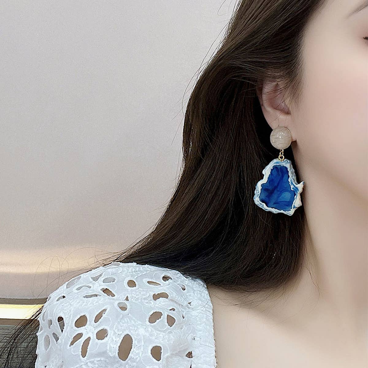 RETRO HAZE BLUE MARBLE EARRINGS_CWAJE1631