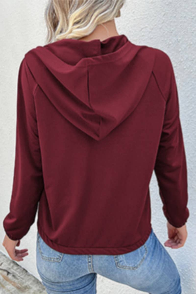 CWOHOL1009_LONG-SLEEVED HOODIE WITH BUTTON POCKETS