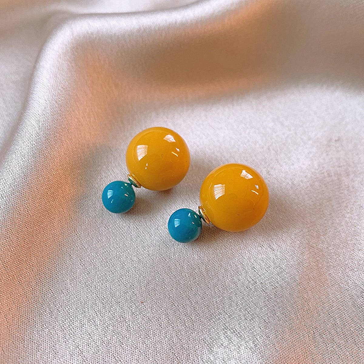 SWEET CANDY-COLORED BALL NICHE EARRINGS