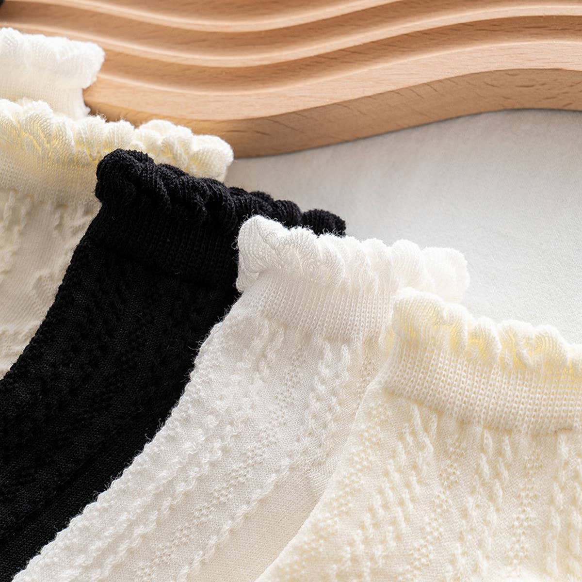 WOMEN SIMPLE COTTON SOCKS