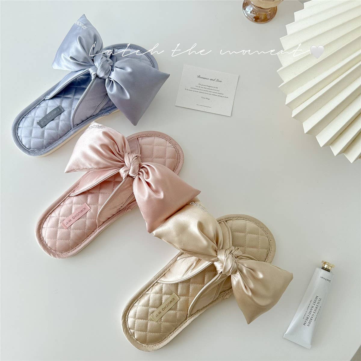 LETTER EMBROIDERED HOLLOW BOW HOME SLIPPERS