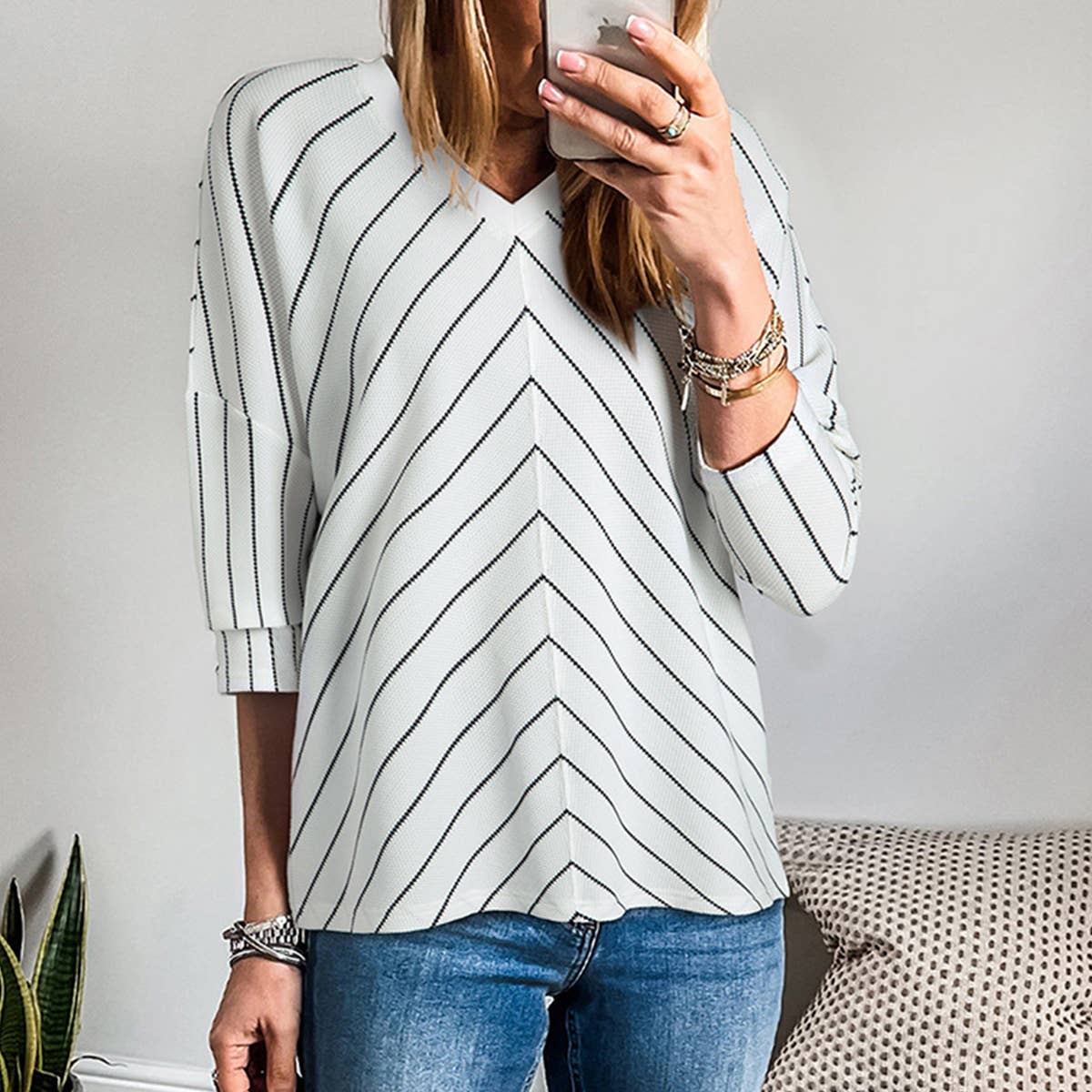 STYLISH COMMUTER STRIPED KNITWEAR LADY