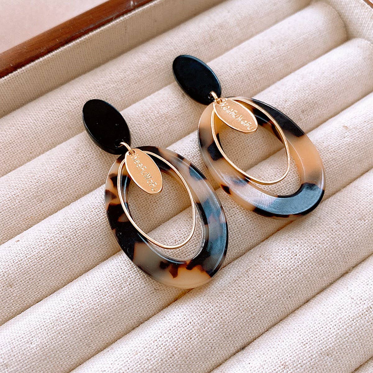 LEOPARD PRINT OVAL LETTER TREND EARRINGS