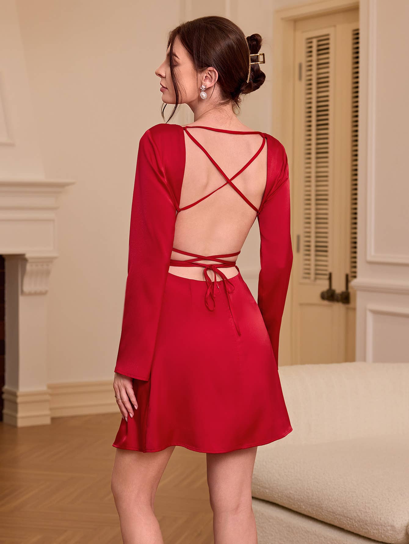 SIMPLE BACKLESS HIGH-WAISTED SHORT DRESS
