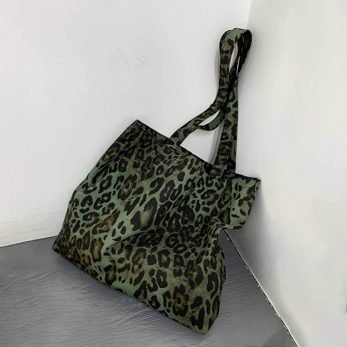 TOTE BAGS CANVAS WITH FASHIONABLE LEOPARD PRINT_CWAB2061
