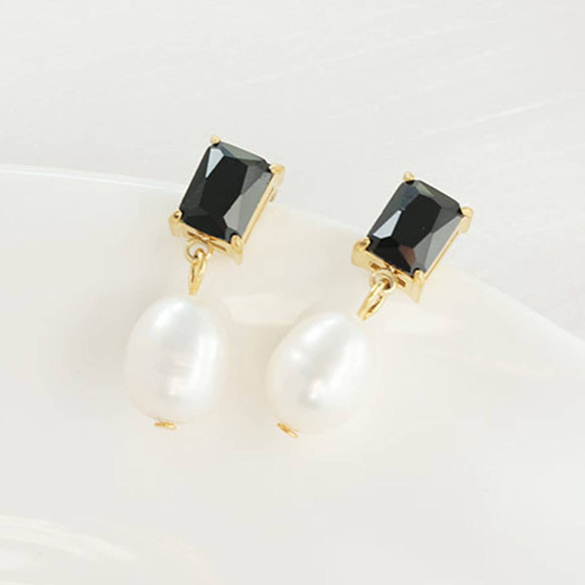 Popular stainless steel pearl zircon earrings