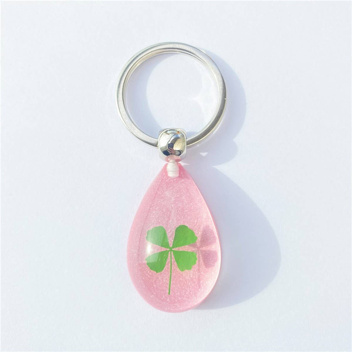CREATIVE NEW FOUR-LEAF CLOVER LUMINOUS KEYCHAIN