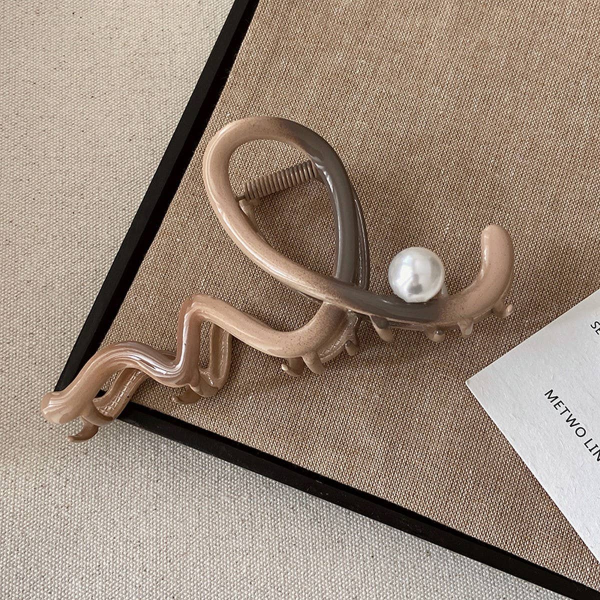 MAILLARD GRADIENT WAVE SHARK CLIP_CWAHA1299