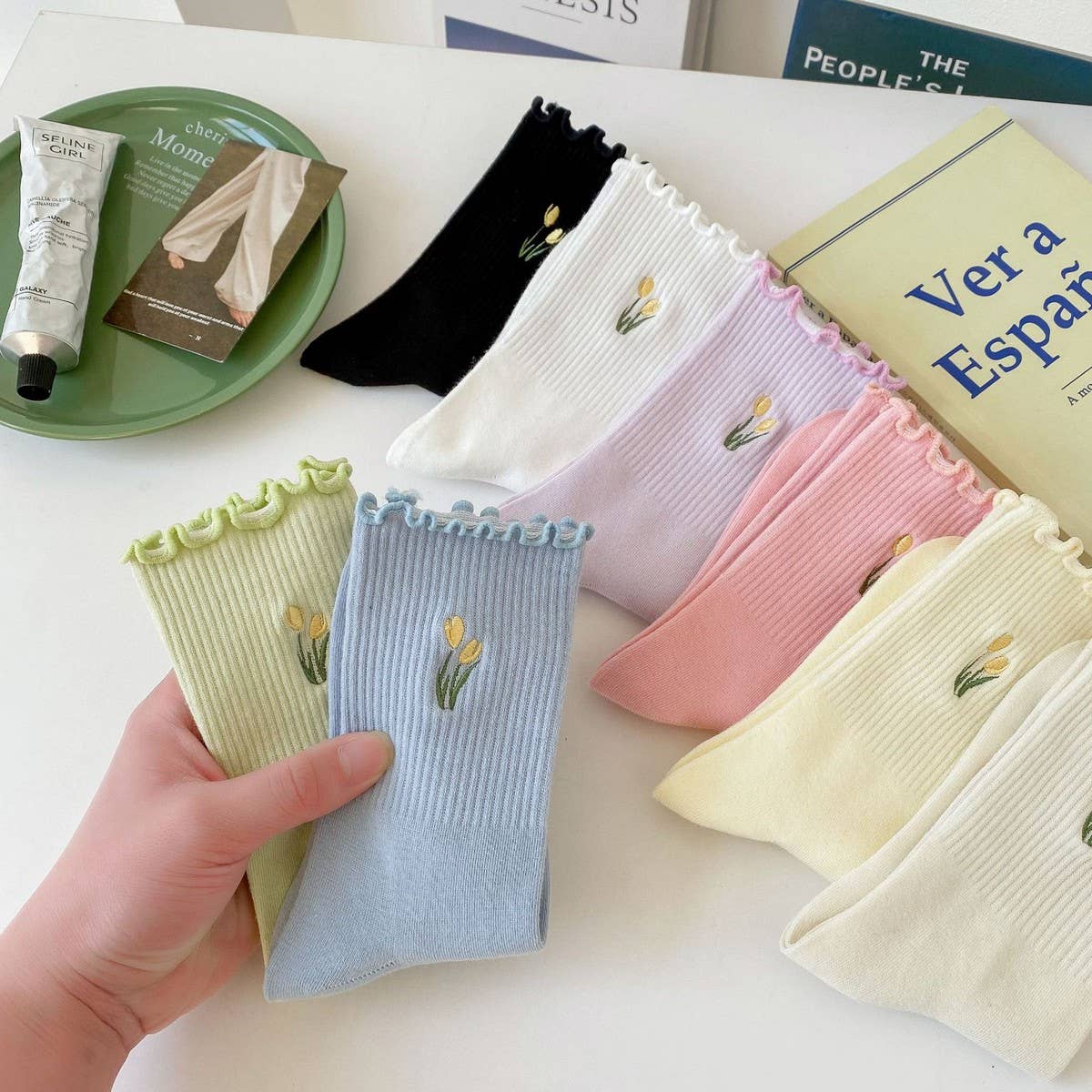 NEW ARRIVAL EMBROIDERED TULIP LACE MID-CALF SOCKS