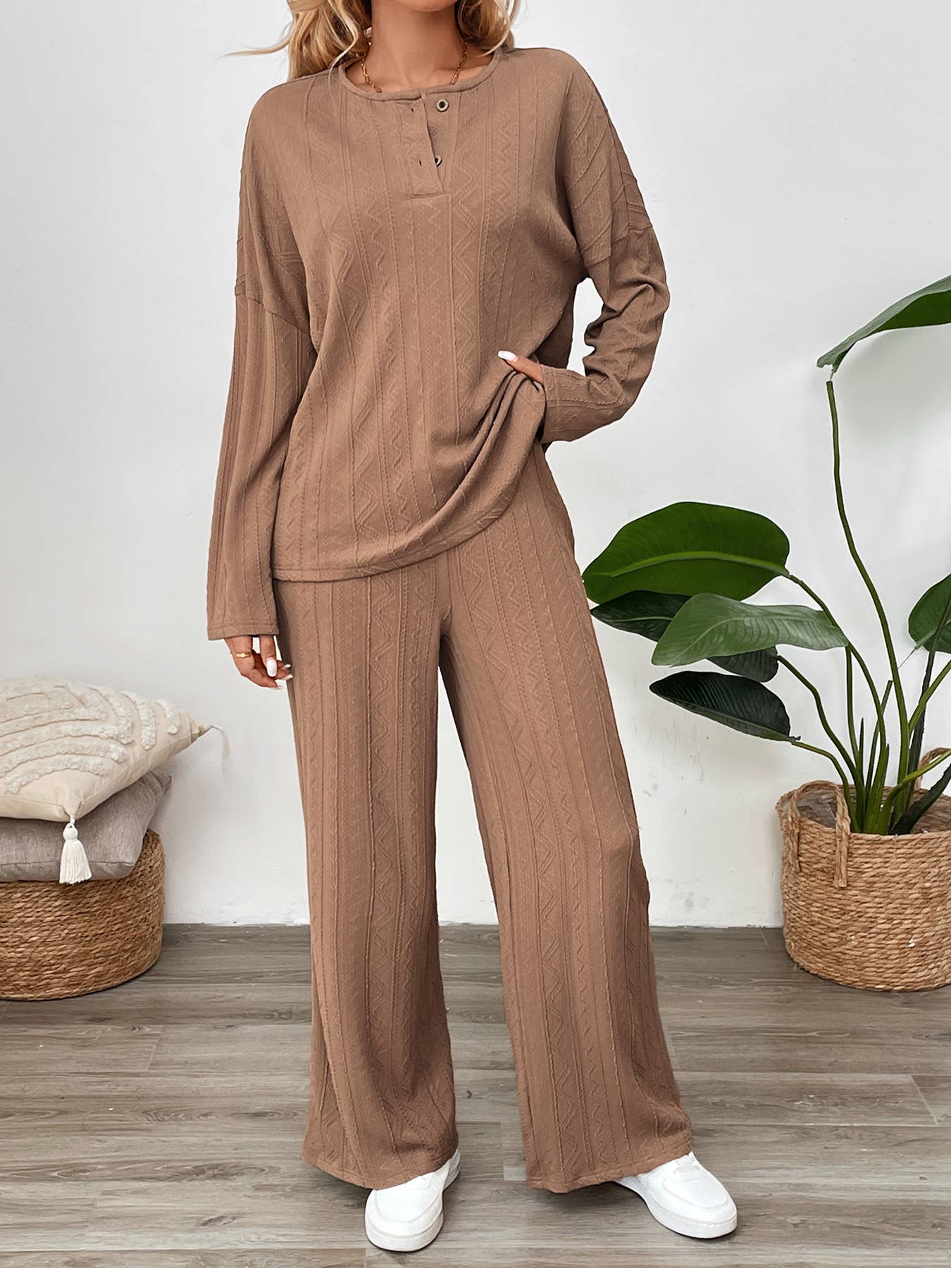 Long sleeve pants suit in button-up fabric