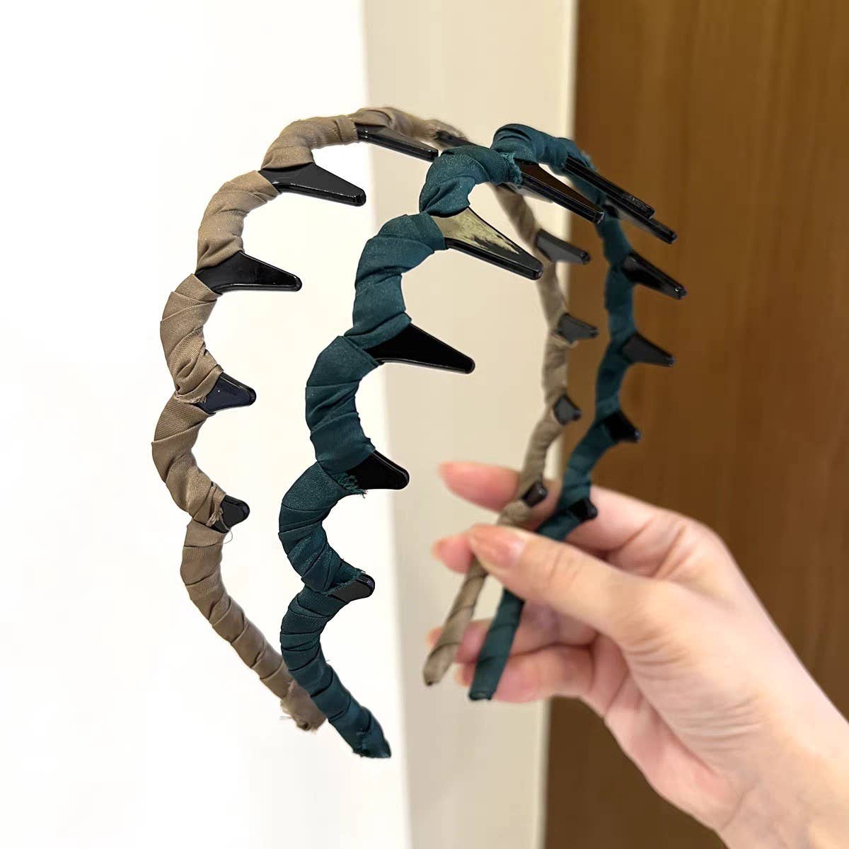 SIMPLE NON-SLIP TOOTHED WAVY HEADBAND_CWAHA2844