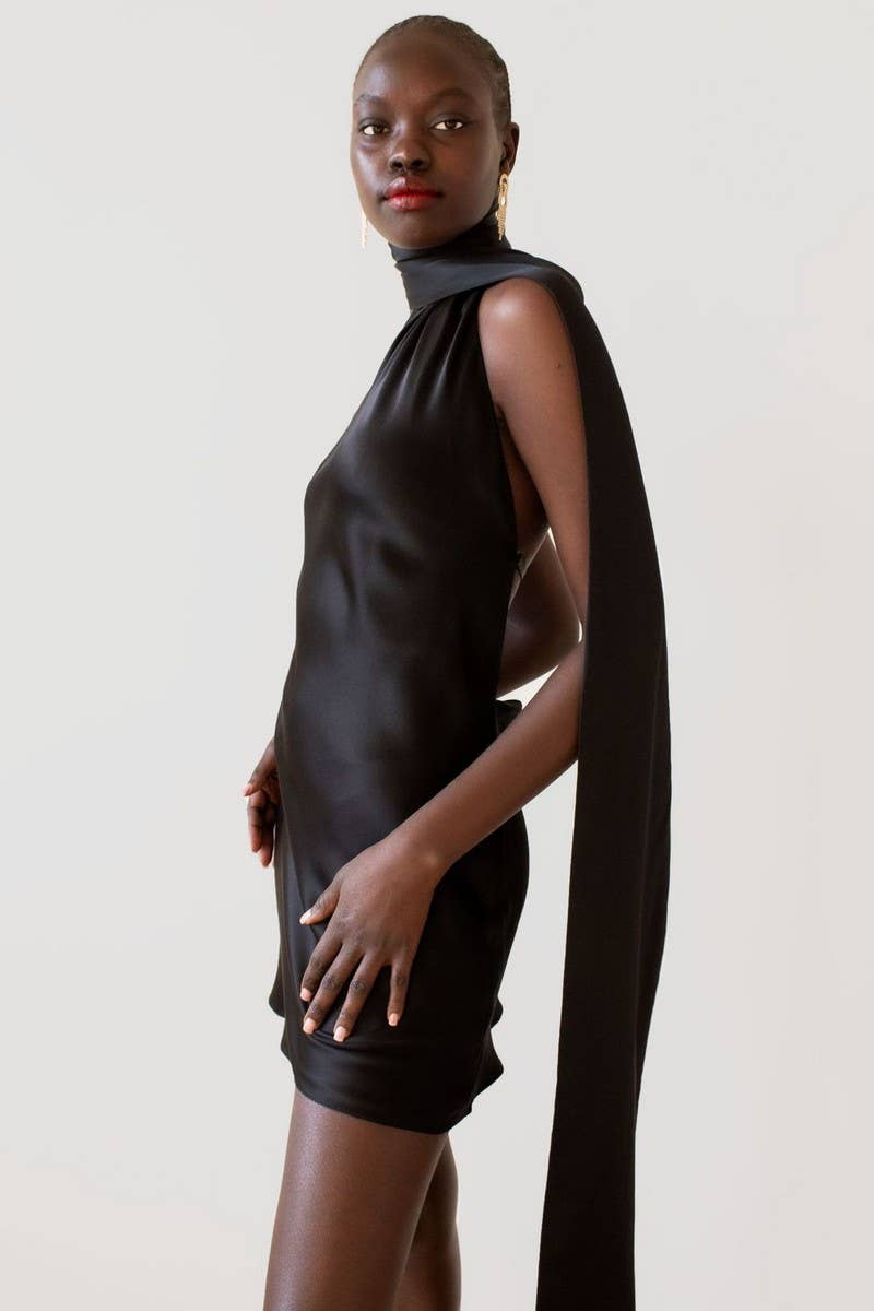 CWDSD8870_SEXY OPEN BACK ADJUSTABLE HALTERNECK SATIN DRESS