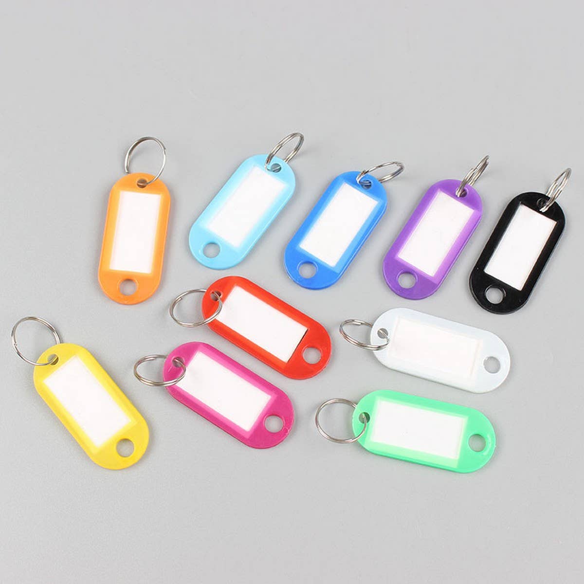 100 PACK COLORFUL STURDY PLASTIC KEYCHAIN CHARMS_CWMM2074