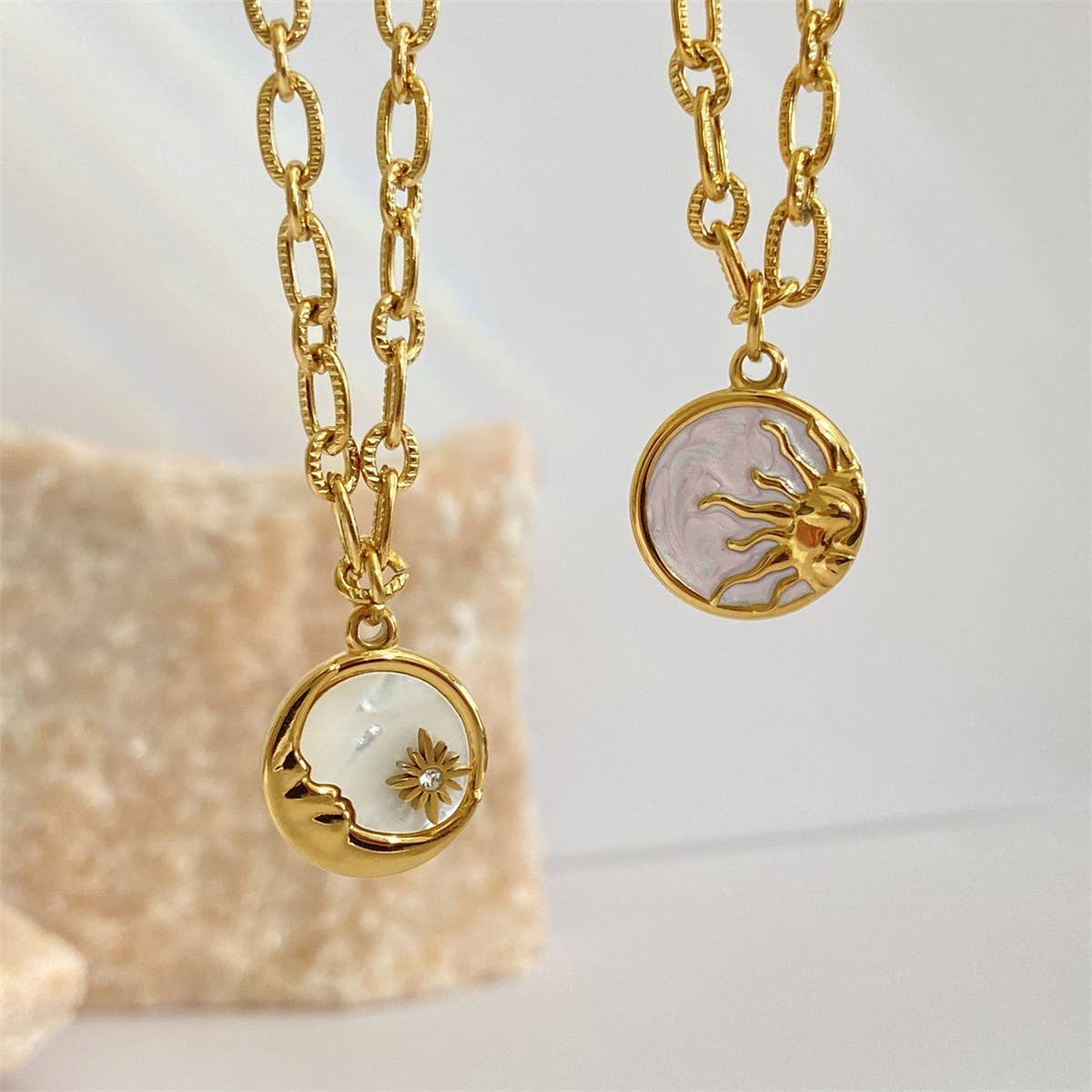 SUN MOON ROUND NECKLACE