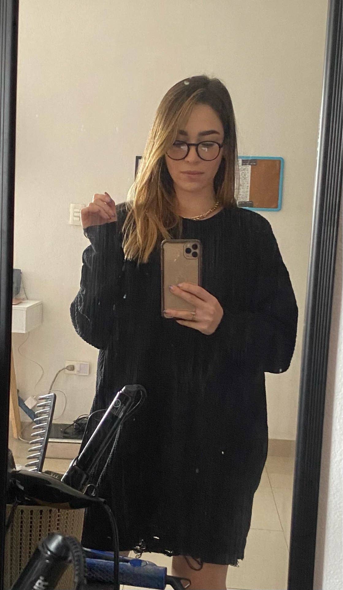 SOLID COLOR RIPPED MID-LENGTH CREW-NECK SWEATER