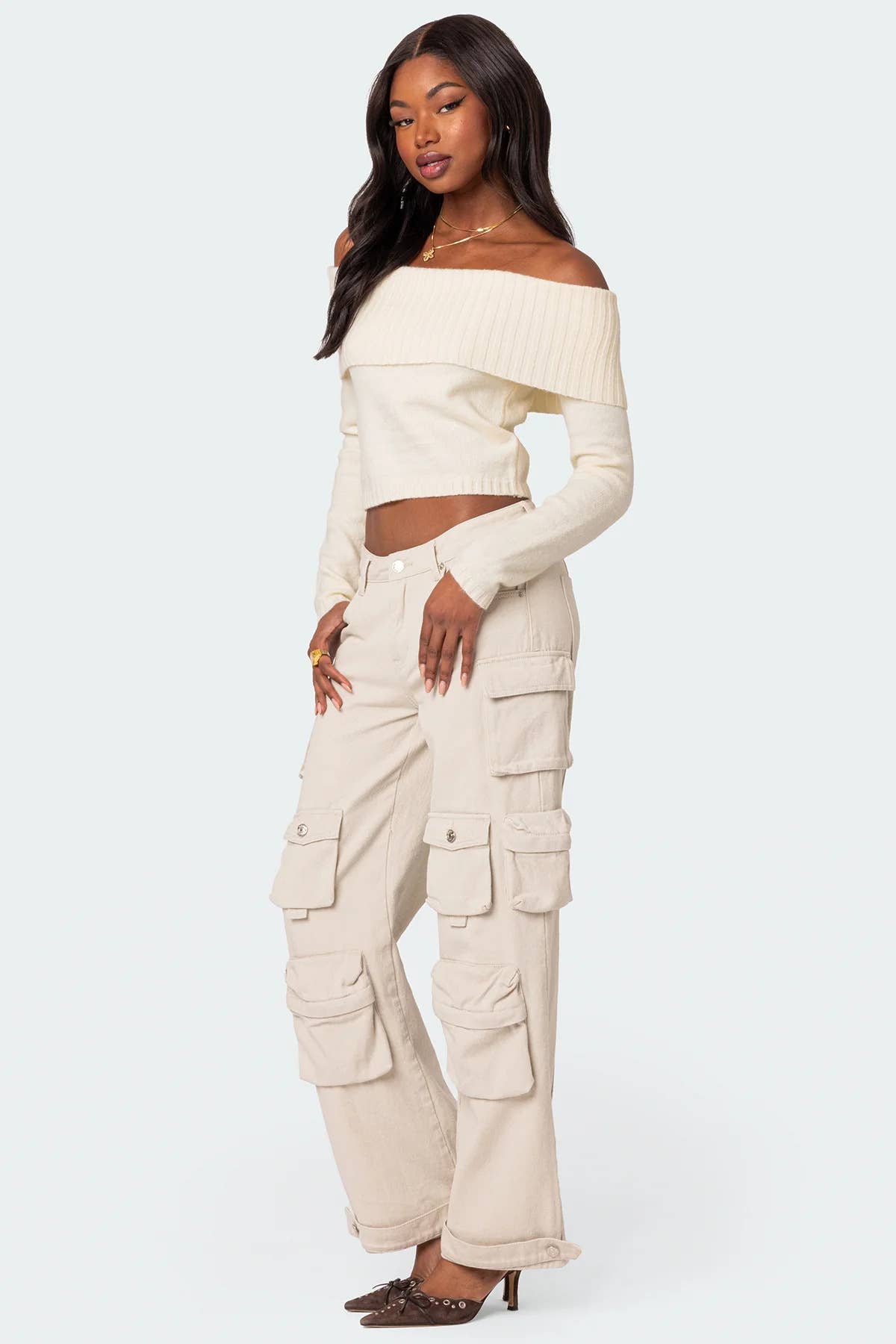 Solid-colored one-shoulder long-sleeved sweater