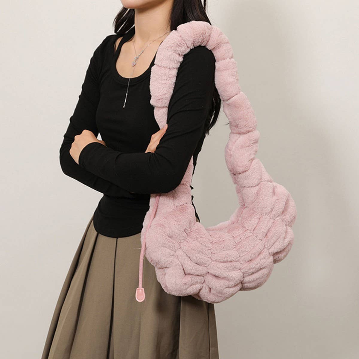 WINTER PLEATED SHOULDER BAG FASHIONABLE PLUSH BAG_CWAB3953