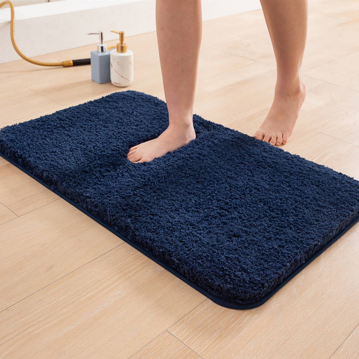 WATER-ABSORBENT NON-SLIP THICK BATHROOM MAT