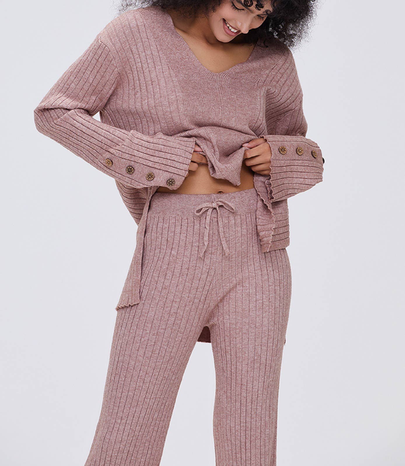 Long sleeves and trousers solid color knit suit