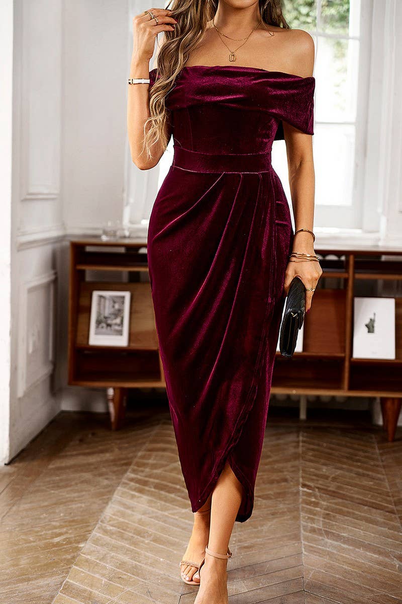 CWDMD3358_OFF-THE-SHOULDER VELVET FITTED MIDI DRESS