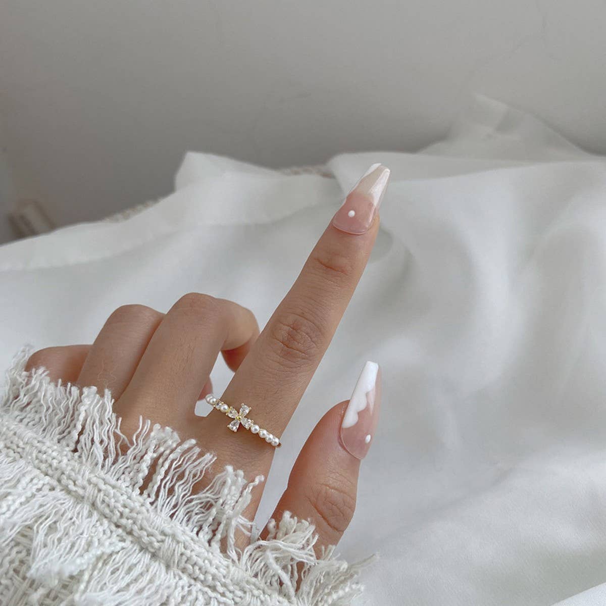 FASHIONABLE AND ELEGANT RHINESTONE CROSS RING_CWAJE3107