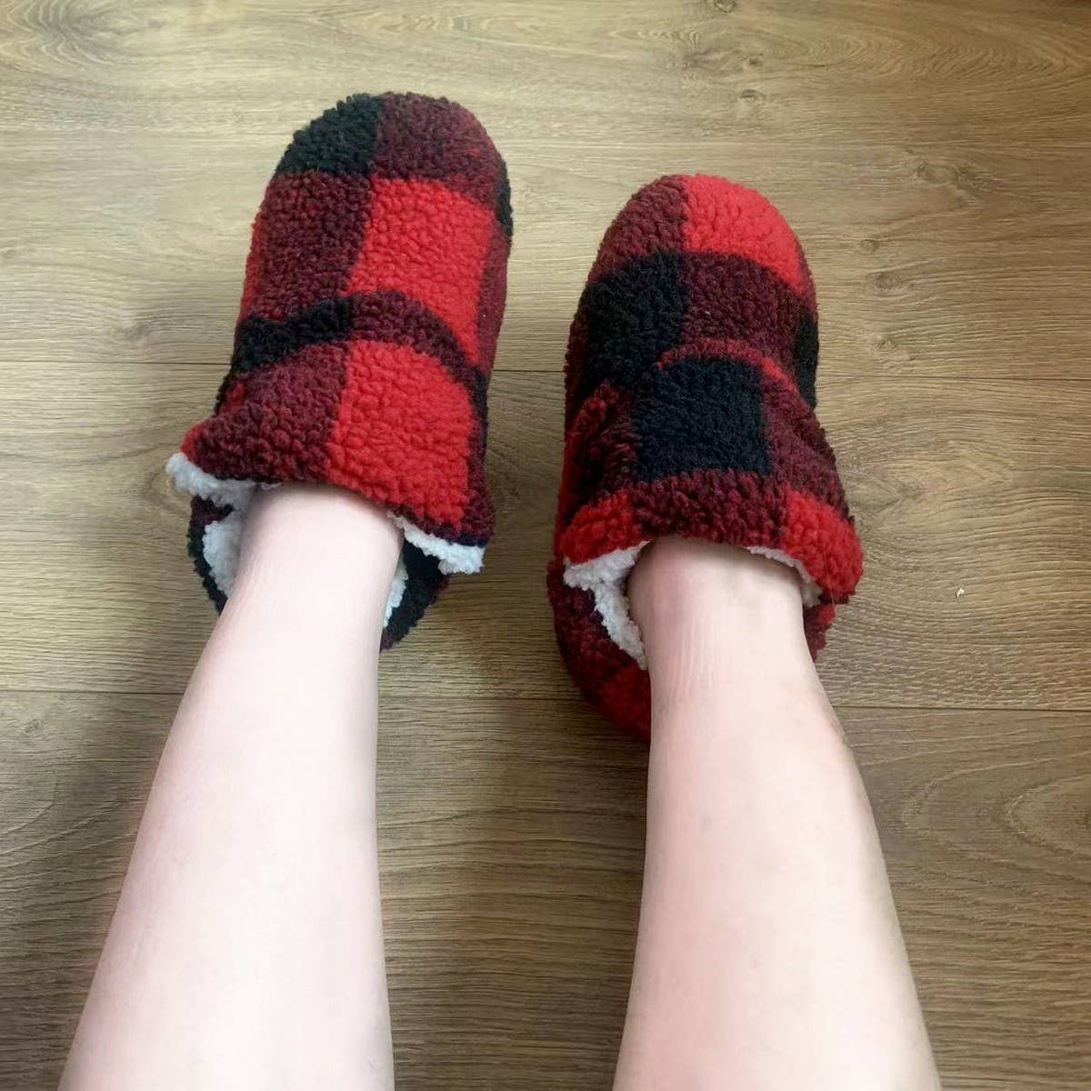 HOME WARM SOFT BOTTOM NON-SLIP SOCK SLIPPERS