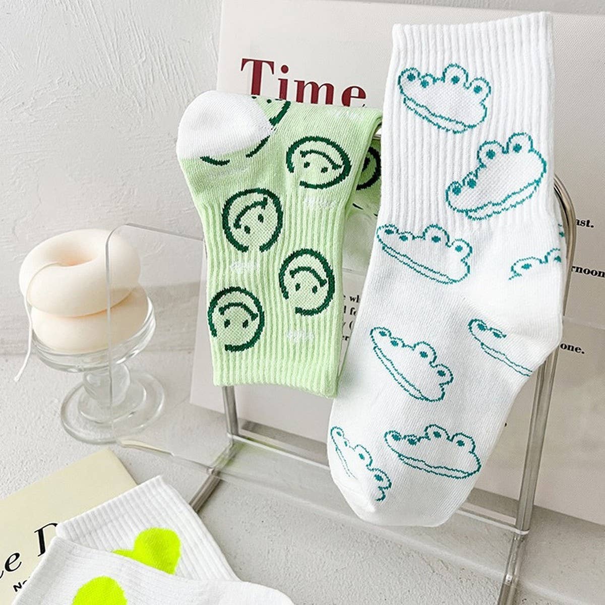 WOMEN'S MIDDLE TUBE CUTE SMILE PATTERN SOCKS