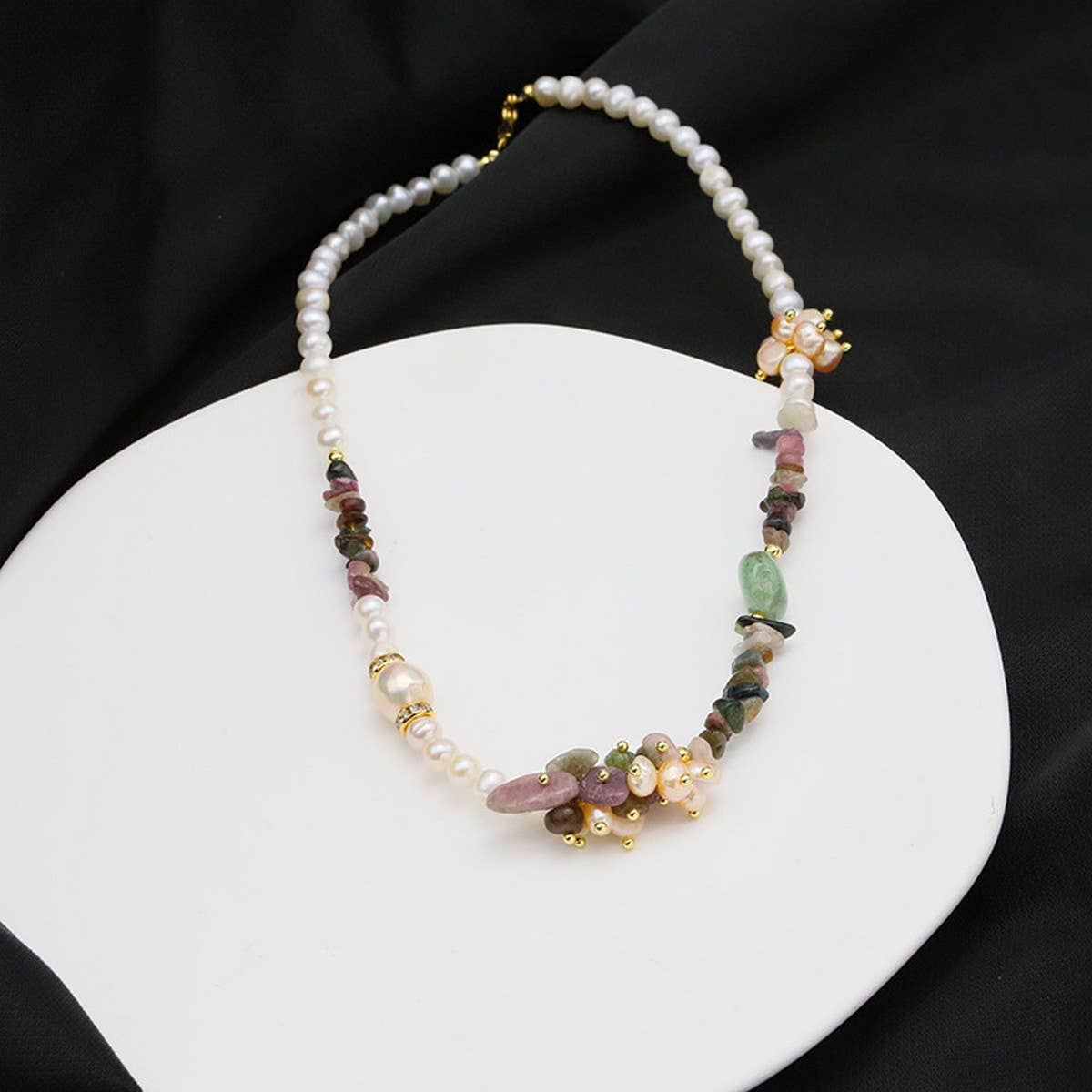 HIGH-END EXQUISITE FASHION PEARL NECKLACE
