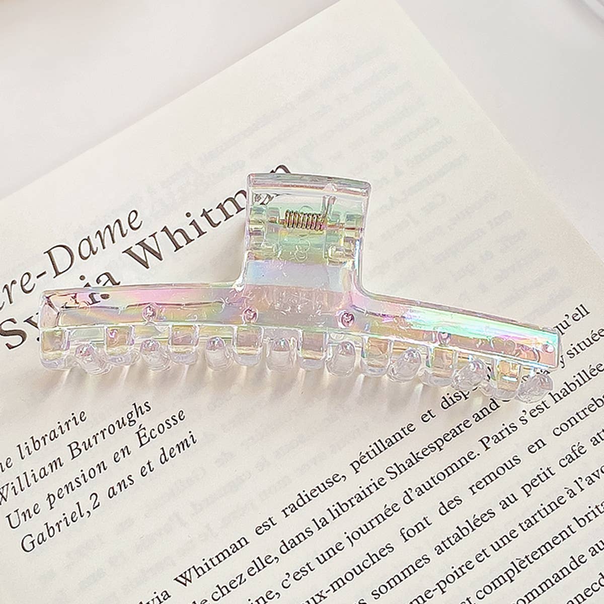 Pearlescent iridescent mermaid princess gripper